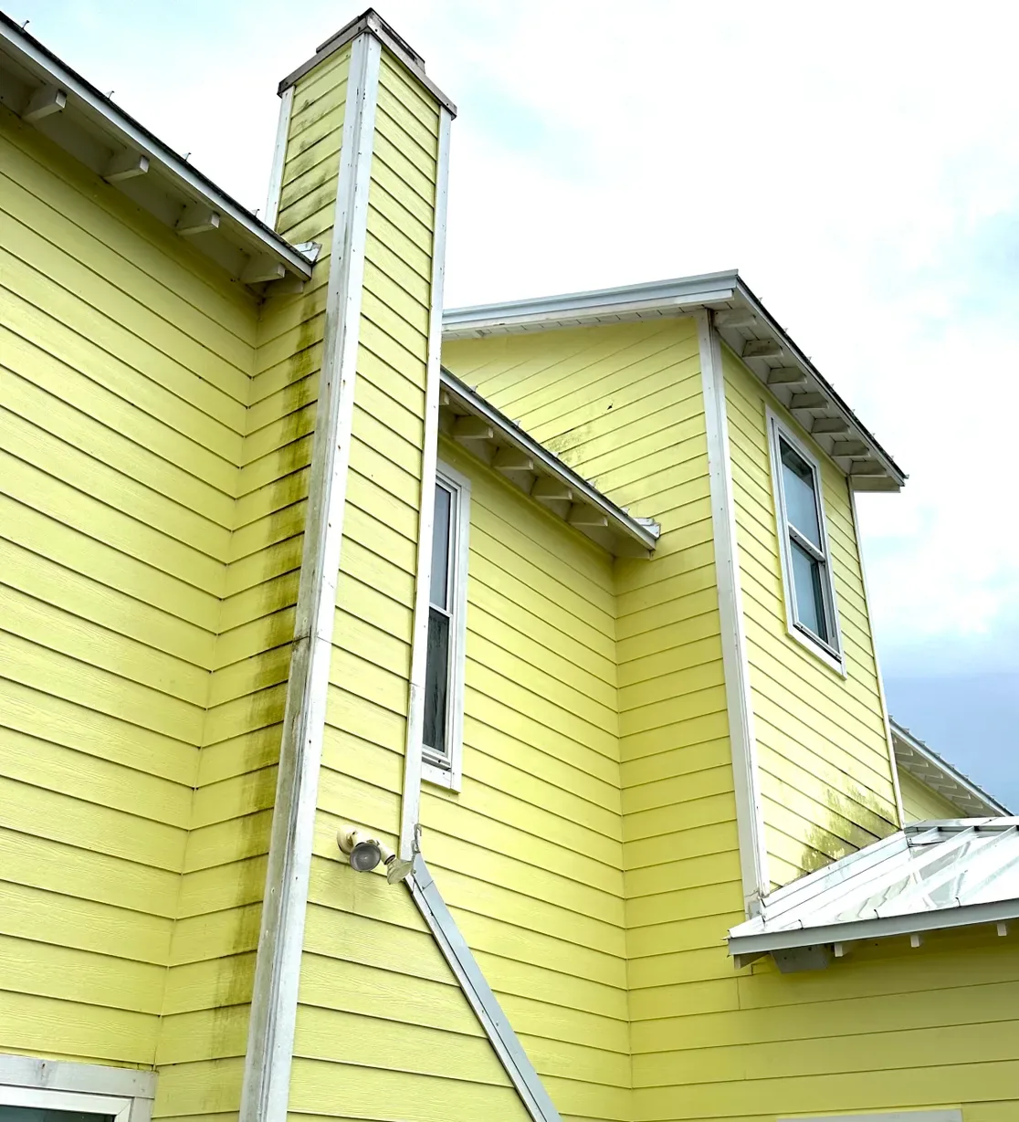 Coastal Beach House — Soft Wash — Before