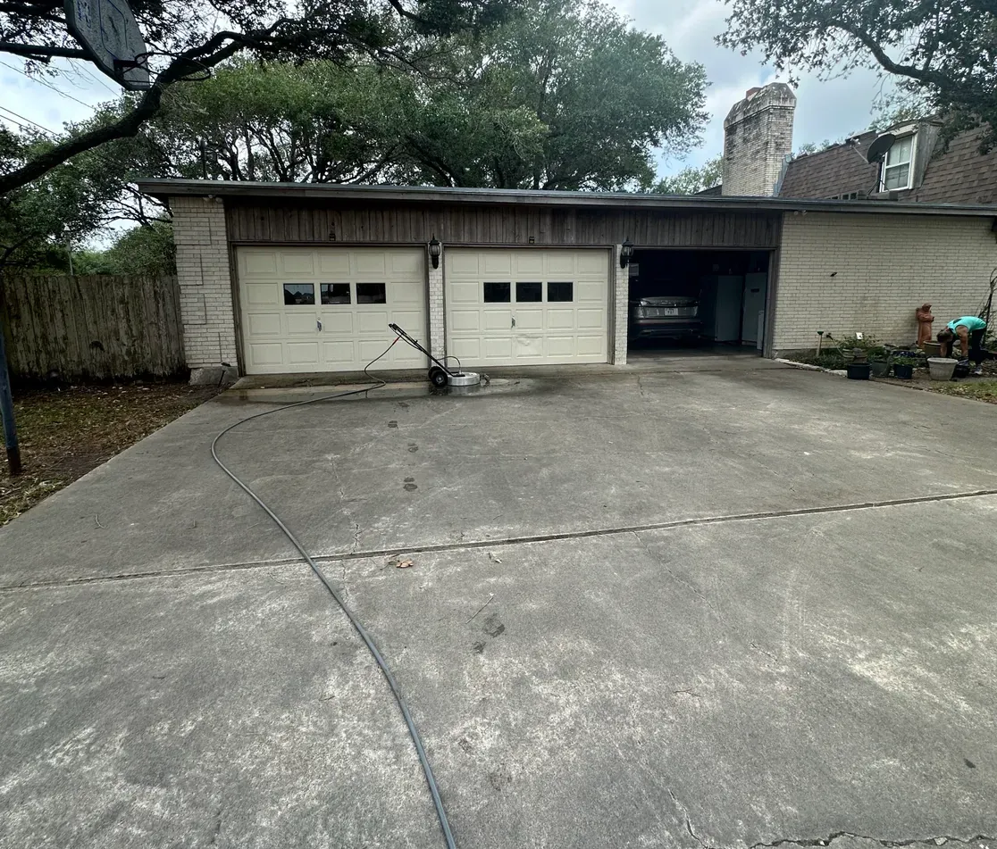 Driveway — Pressure Wash — Before