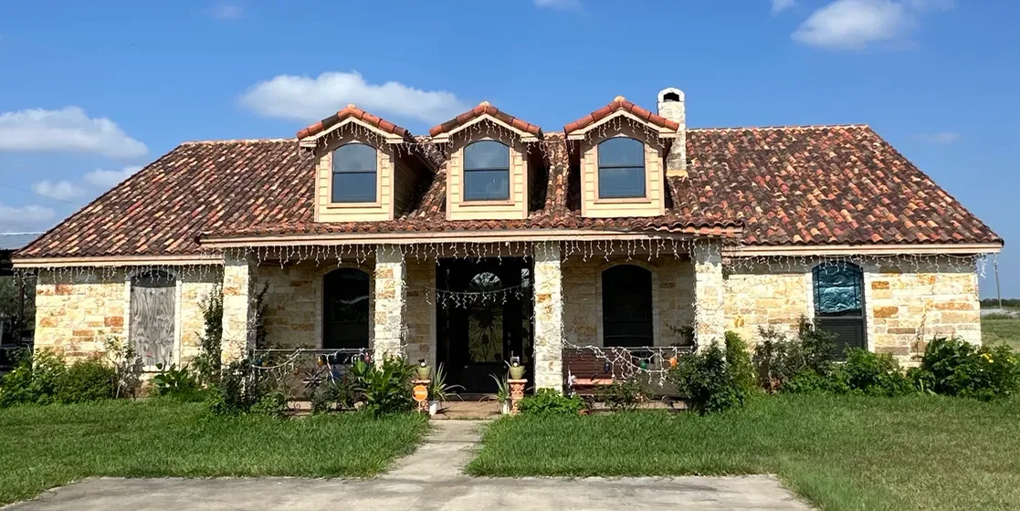 Stone Ranch House — Tile Roof Soft Wash — Before